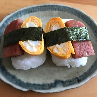 卵焼きとスパムのおむすび